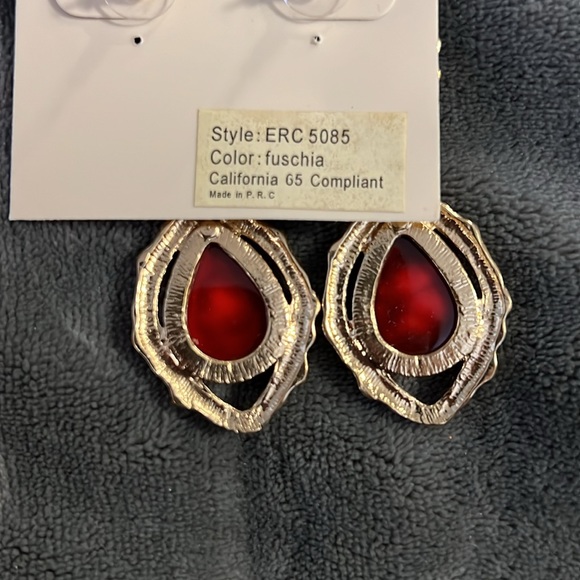 Amrita Singh fuchsia and gold earrings - Picture 3 of 4